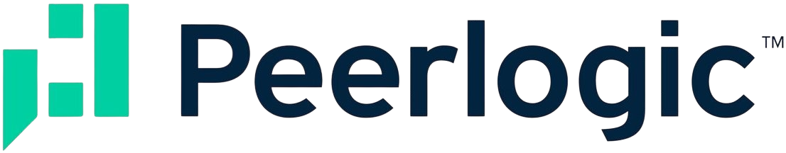 Логотип компании Peerlogic: темно-синий текст и зеленый геометрический символ слева.